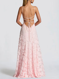 Lucy - Zartes Maxikleid mit Spitzendetail